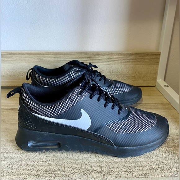 Nike Air Max Thea Sneakers 🖤 Women’s Size 7 - Picture 2 of 7